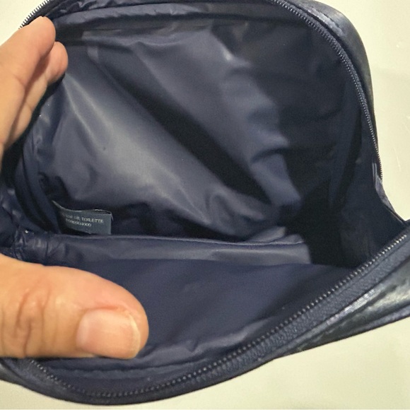 Christian Dior Perfume ., Women's travel toiletry bag, purple with gold plaque. - Picture 10 of 15